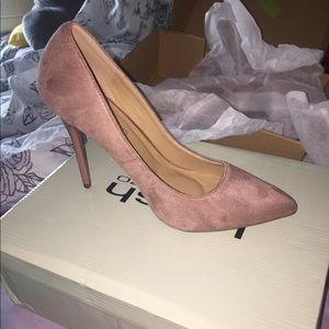 Women’s shoes